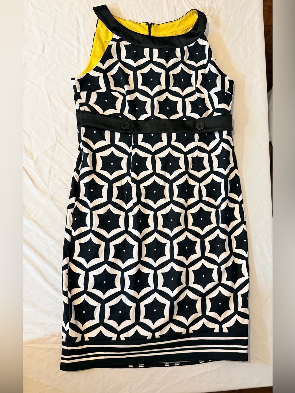 London Times Black & White Geometric Sleeveless Dress with Yellow Accents (GG33) - Picture 10 of 16